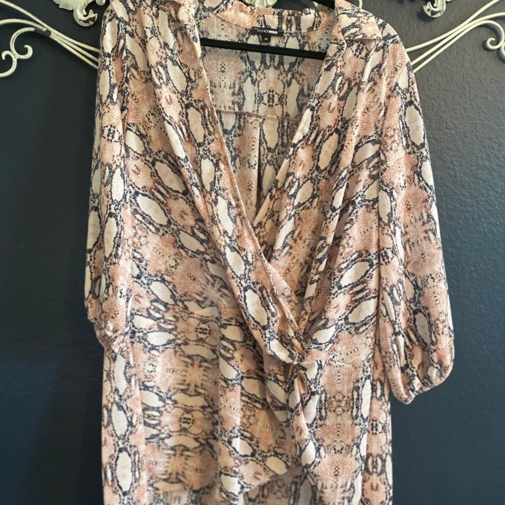 Rosie pink snake skin pattern blouse!
